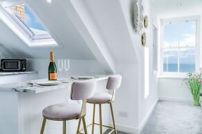 The Penthouse - Luxury 1 Bed - Panorama - Tenby