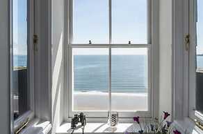 The Penthouse - Luxury 1 Bed - Panorama - Tenby