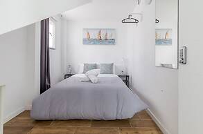 AYZ Luis Cabrera-Auto check-in property