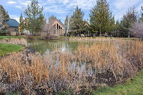 Deer Park Cabin 3 Bedroom Home by RedAwning