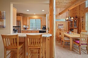 Deer Park Cabin 3 Bedroom Home by RedAwning