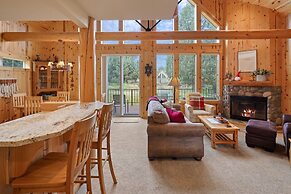 Deer Park Cabin 3 Bedroom Home by RedAwning