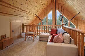 Deer Park Cabin 3 Bedroom Home by RedAwning