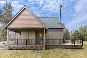 Deer Park Cabin 3 Bedroom Home by RedAwning