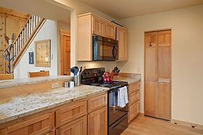 Deer Park Cabin 3 Bedroom Home by RedAwning