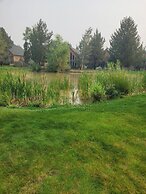 Deer Park Cabin 3 Bedroom Home by RedAwning