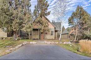 Deer Park Cabin 3 Bedroom Home by RedAwning