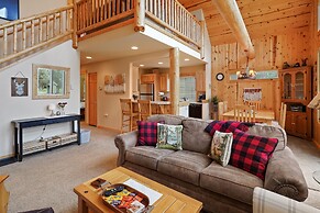 Deer Park Cabin 3 Bedroom Home by RedAwning