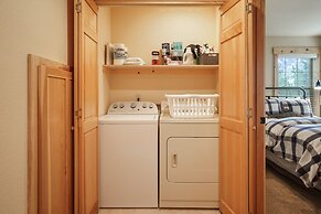 Deer Park Cabin 3 Bedroom Home by RedAwning