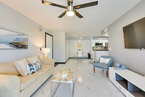 Walk to Golf Course & Beach: Modern Destin Condo