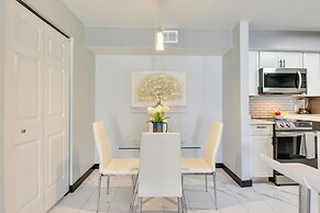 Walk to Golf Course & Beach: Modern Destin Condo