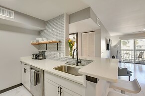 Walk to Golf Course & Beach: Modern Destin Condo