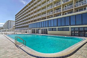 Breezy Daytona Beach Studio w/ Balcony & Views!