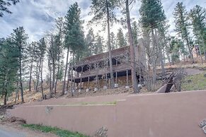 Ruidoso Cabin Retreat w/ Multi-level Deck