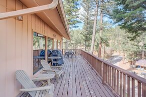 Ruidoso Cabin Retreat w/ Multi-level Deck