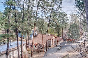 Ruidoso Cabin Retreat w/ Multi-level Deck