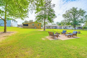 Family-friendly Sand Springs Home ~ 8 Mi to Tulsa!