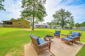 Family-friendly Sand Springs Home ~ 8 Mi to Tulsa!