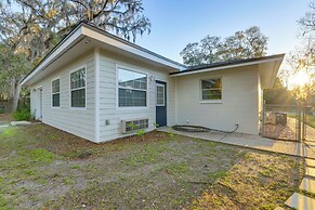 Gainesville Home w/ Fire Pit, 4 Mi to UF Campus!