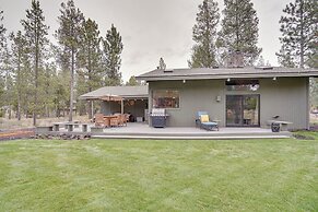 Sunriver Resort Home: Near Skiing, Town & Trails