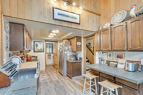 Sunriver Resort Home: Near Skiing, Town & Trails