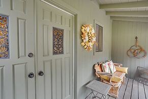 Sunriver Resort Home: Near Skiing, Town & Trails