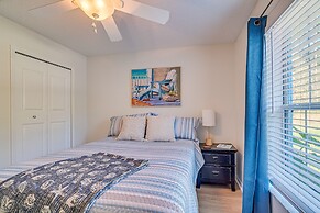 Citrus Springs Retreat w/ Grill & Screened Porch!