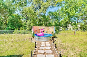 Citrus Springs Retreat w/ Grill & Screened Porch!