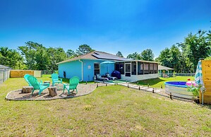 Citrus Springs Retreat w/ Grill & Screened Porch!