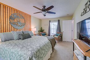 Citrus Springs Retreat w/ Grill & Screened Porch!