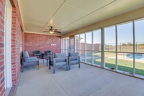 9 Mi to Ray Roberts Lake: Texas Retreat w/ Pool