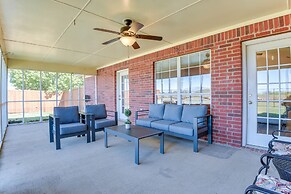 9 Mi to Ray Roberts Lake: Texas Retreat w/ Pool