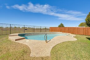 Cozy Texas Retreat w/ Pool, Grill & Fenced-in Yard