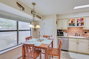 Pet-friendly Freeport Home - 2 Mi to Beach!