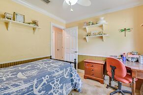 Pet-friendly Freeport Home - 2 Mi to Beach!