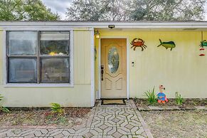 Pet-friendly Freeport Home - 2 Mi to Beach!