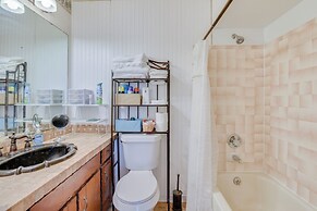 Pet-friendly Freeport Home - 2 Mi to Beach!
