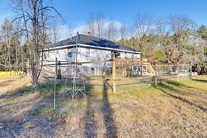 Peaceful Necedah Retreat: 3 Mi to Lakes!