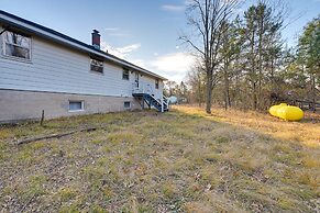 Peaceful Necedah Retreat: 3 Mi to Lakes!