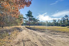 Peaceful Necedah Retreat: 3 Mi to Lakes!