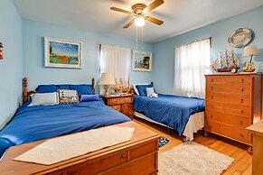 Peaceful Necedah Retreat: 3 Mi to Lakes!