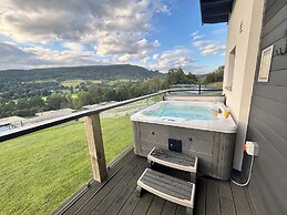Osprey View Lodge & Hot Tub