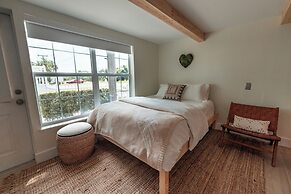 Seahorse Beach Bungalows