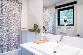 Powder Pines Retreat Revelstoke Vacation