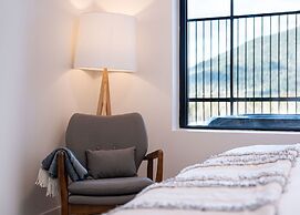 Drop In Condo by Revelstoke Vacations