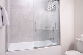 Drop In Condo by Revelstoke Vacations