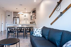 Drop In Condo by Revelstoke Vacations