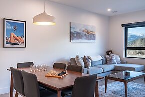 Mountainside Revival Revelstoke Vacations