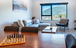 Mountainside Revival Revelstoke Vacations