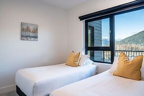 Mountainside Revival Revelstoke Vacations